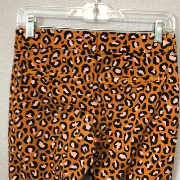 Old Navy Mid-Rise Printed Pixie Ankle Pants for Women's 2 leopard abstract EUC - Picture 6 of 14